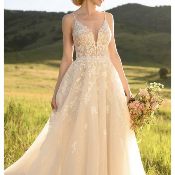 Martina Liana 1214 Wedding Gown Size 14 - Picture 8 of 8